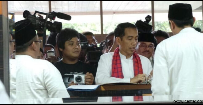 Pelayanan Lambat Jokowi Banting Map Di Kantor Wali Kota Jakarta Timur