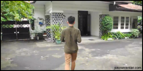 Di Rumah Gus Dur Jokowi Sempat Bantu Angkat Kursi