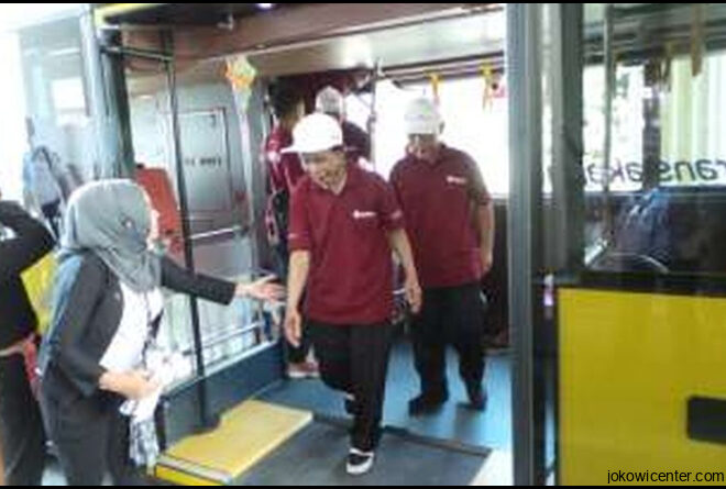 Gratiskan Naik Busway Lansia Dari Keluarga Tak Mampu Didata