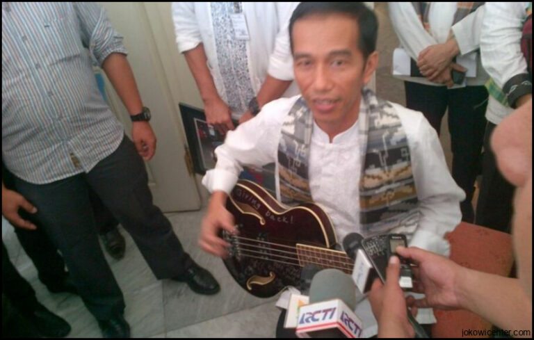 Disita Kpk Gitar Bass Metallica Jokowi Jadi Milik Negara 2