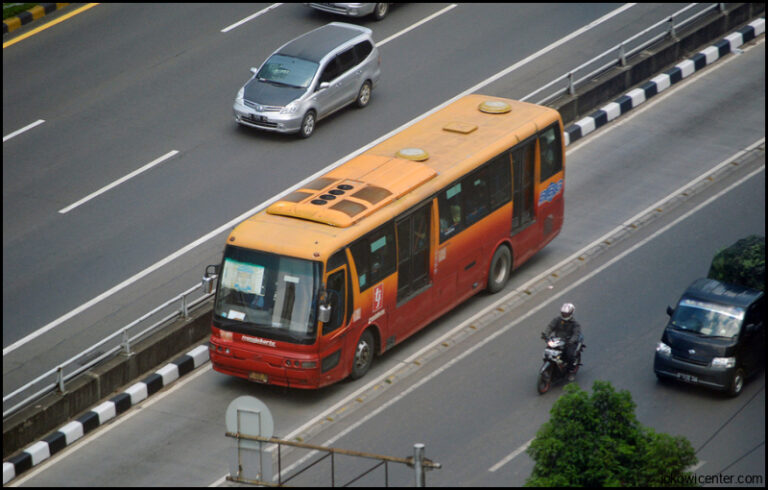 Basuki Ingin Ganti Pergub Lelang Bus Transjakarta
