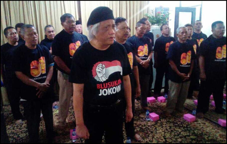 Kala Jokowi Blusukan Di Tengah Bentrok Warga