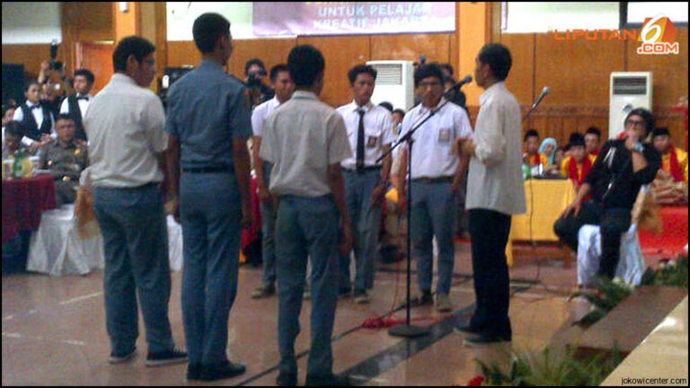 Jokowi Siswa Tawuran Ganti Kepala Sekolah
