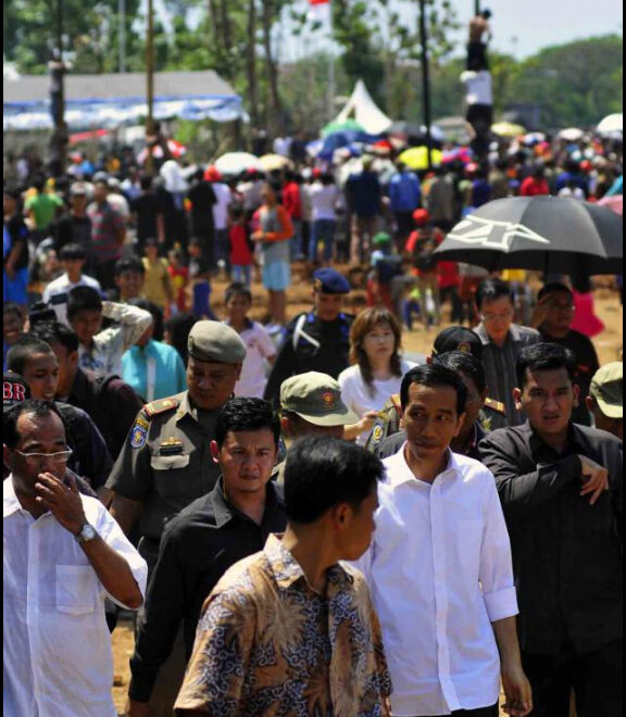 Dijamu Jokowi Capcay Warga Bahas Penggusuran Waduk Pluit