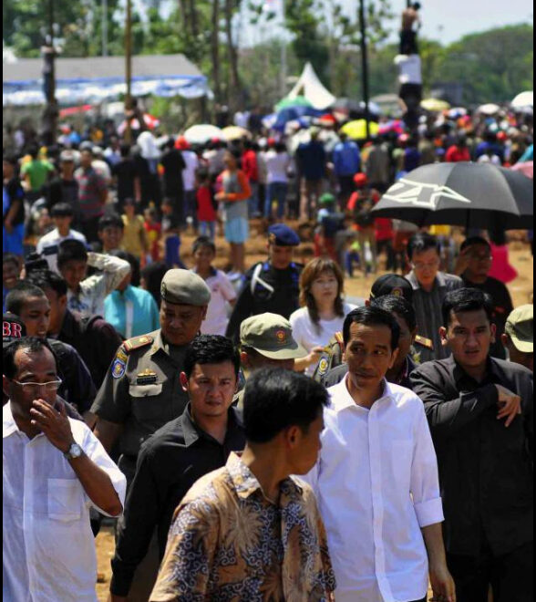 Jokowi Bantah Kerahkan Preman Gusur Bantaran Waduk Pluit