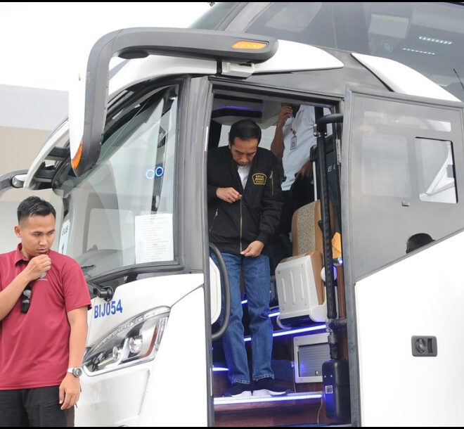 Ka Tawarkan Pasokan Bus Gandeng Ke Jokowi