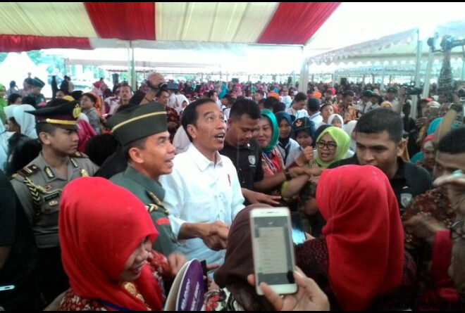 Jokowi Ajak Warga Memanen Air Hujan