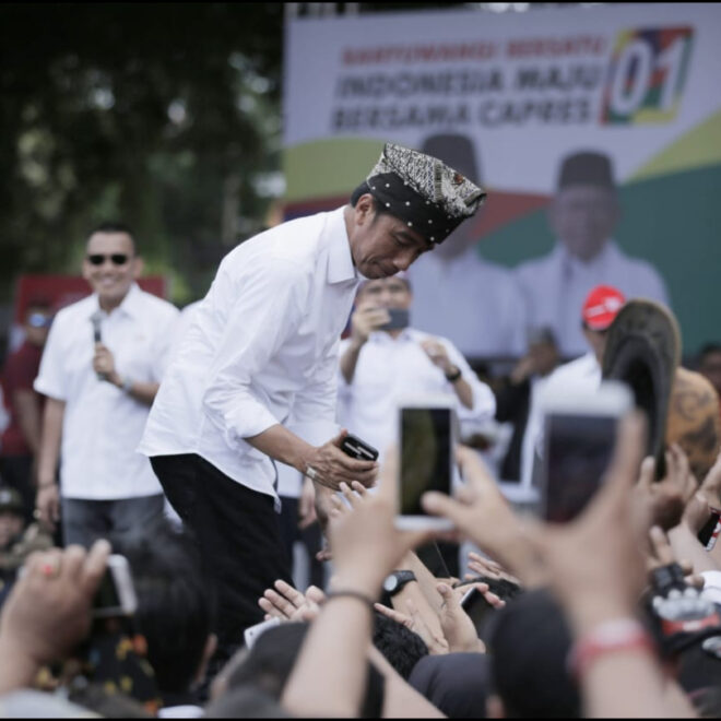 Jokowi Mulai Kampanye Di Jawa Timur Via Buku