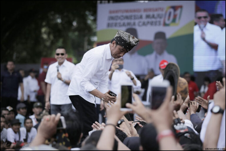 Jokowi Mulai Kampanye Di Jawa Timur Via Buku