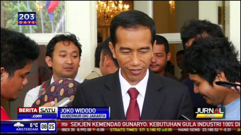 Jokowi Balas Komentar Ruhut Dengan Hasil Survei