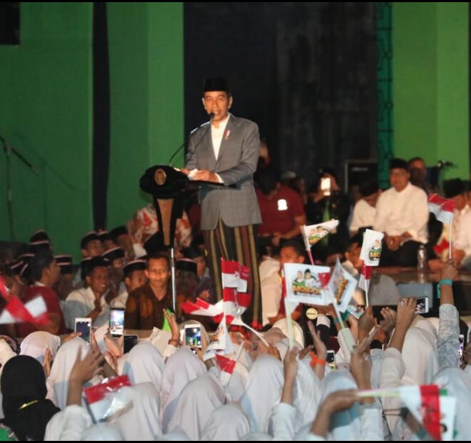 Santri Sambut Jokowi Dengan Baca Wirid