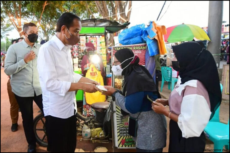 Jokowi Pkl Rugikan Pedagang Pasar