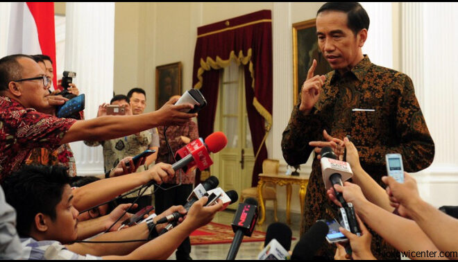 Jokowi Menyulap Ruang Kelurahan Serasa Kantor Bank