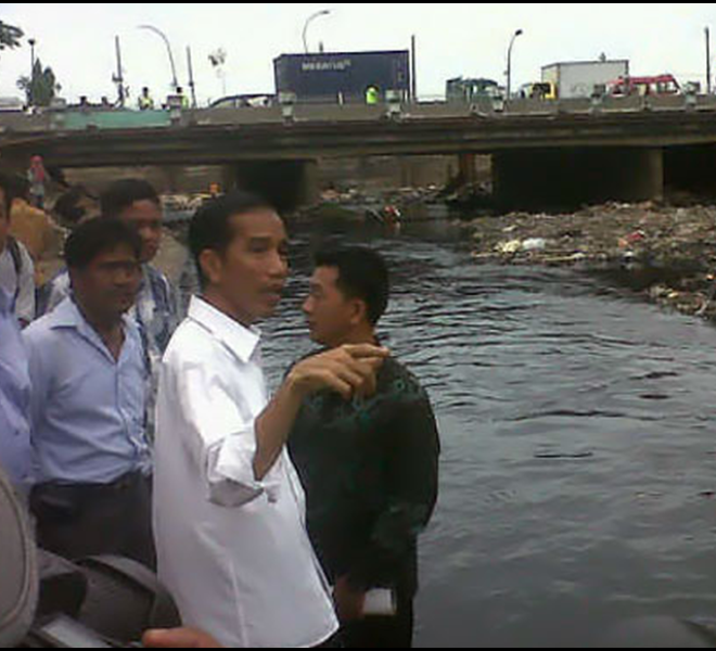 Jokowi Ingin Pengerukan Kali Pakin Jadi Contoh