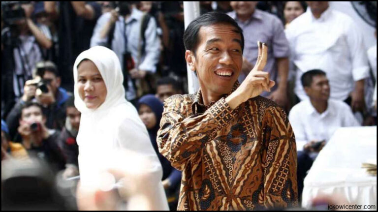 Jokowi Jk Unggul Santri Demak Sujud Syukur