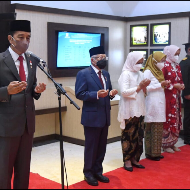 Jokowi Memulai Harinya Dengan Berziarah Ke Tmp Kalibata