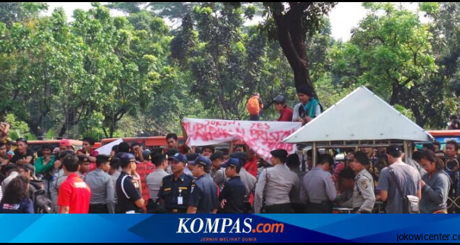 Jokowi Nggak Heran Kalau Metromini Kopaja Suka Nabrak