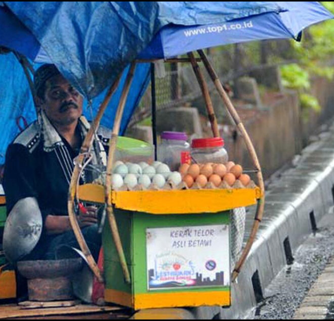 Prj Monas Bikin Pedagang Kerak Telor Tersenyum