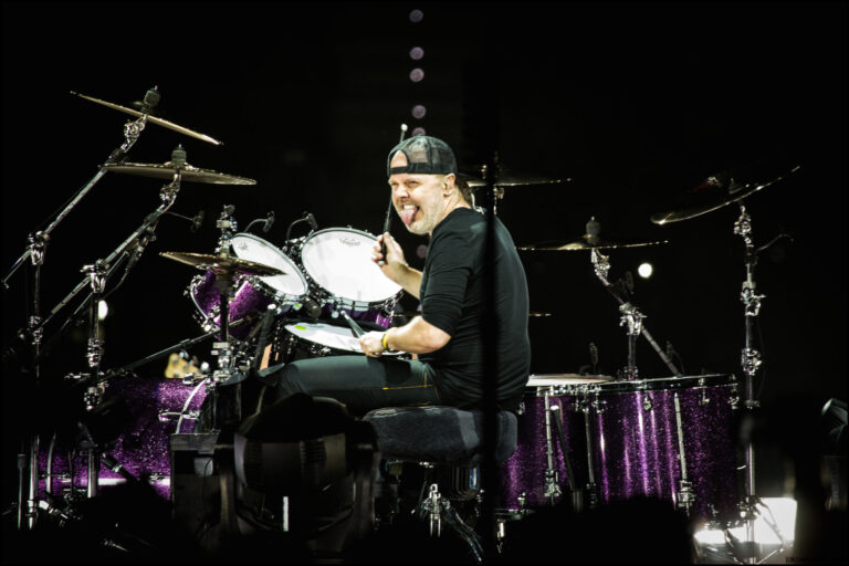 Jokowi Berharap Dikasih Drum Lars Ulrich Metallica