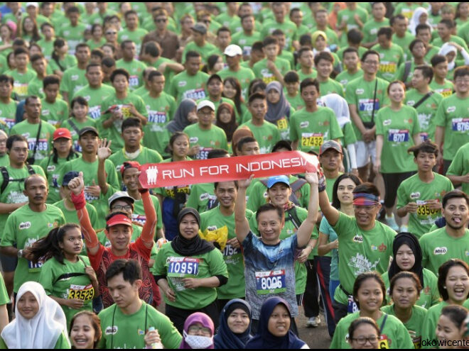 Jokowi Lepas Lomba Lari Jakarta International 10k