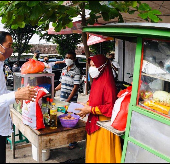 Warga Pasar Cibubur Bersiap Sambut Jokowi Pagi Ini