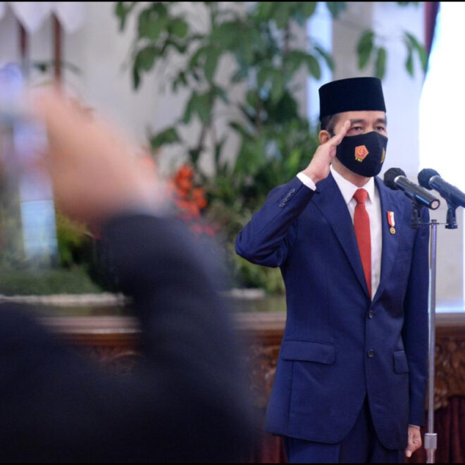 Jokowi Pemberian Penghargaan Kepada Seluruh Petugas Penjaga Pintu Air