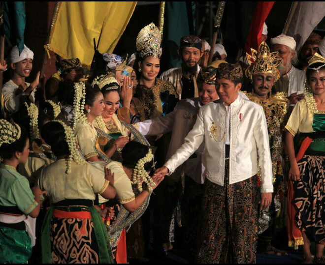 Jokowi Disoraki Jadi Capres Saat Tinjau Festival Keraton Sedunia