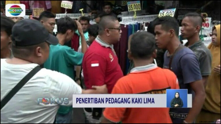 Razia Pkl Monas Diwarnai Ketegangan