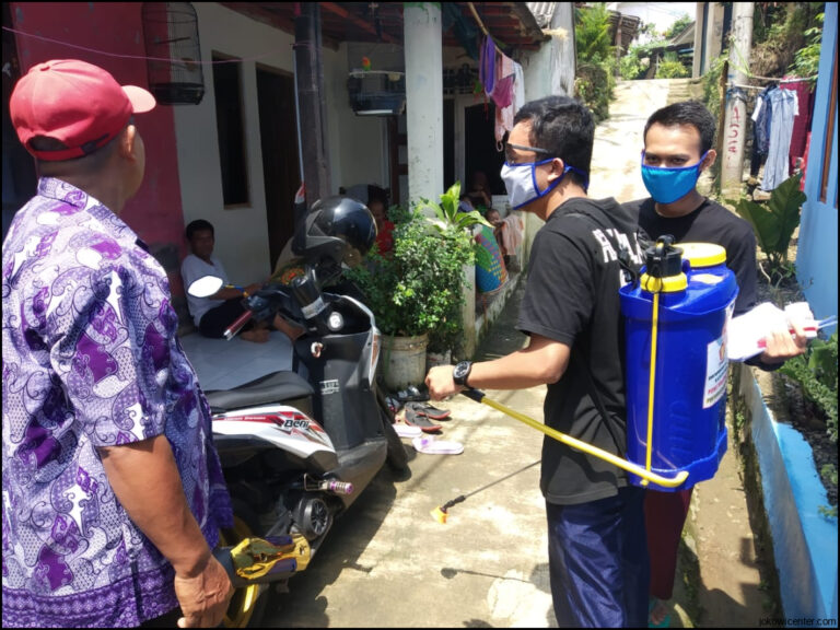 Relawan Kontra Rupiah