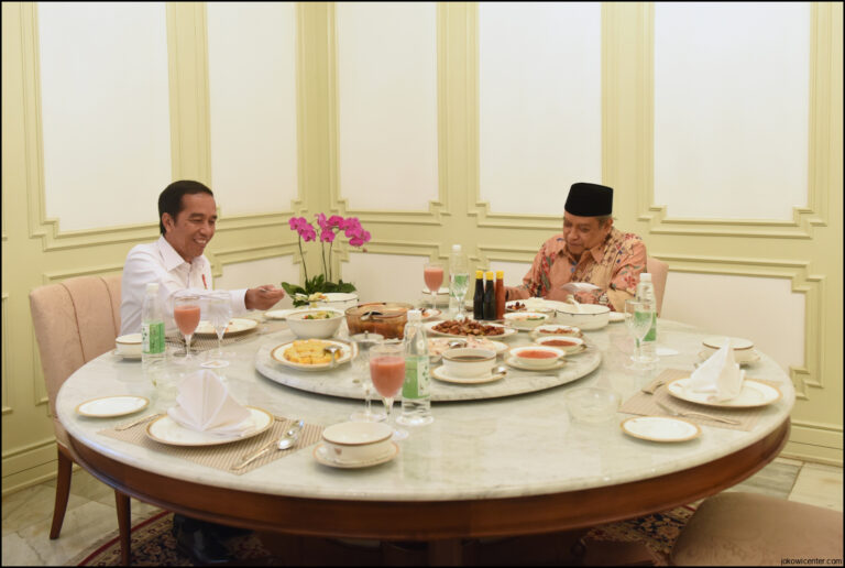 Menang Tanpa Ngasorake Diplomasi Makan Siang Ala Jokowi