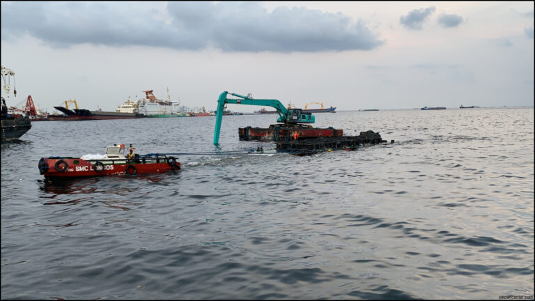 World Bank Jokowi Agree On River Dredging Time Frame