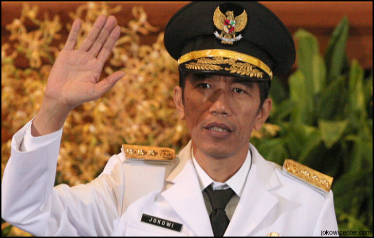 Jokowi Wali Kota Gubernur Menteri Dilarang Terobos Rel