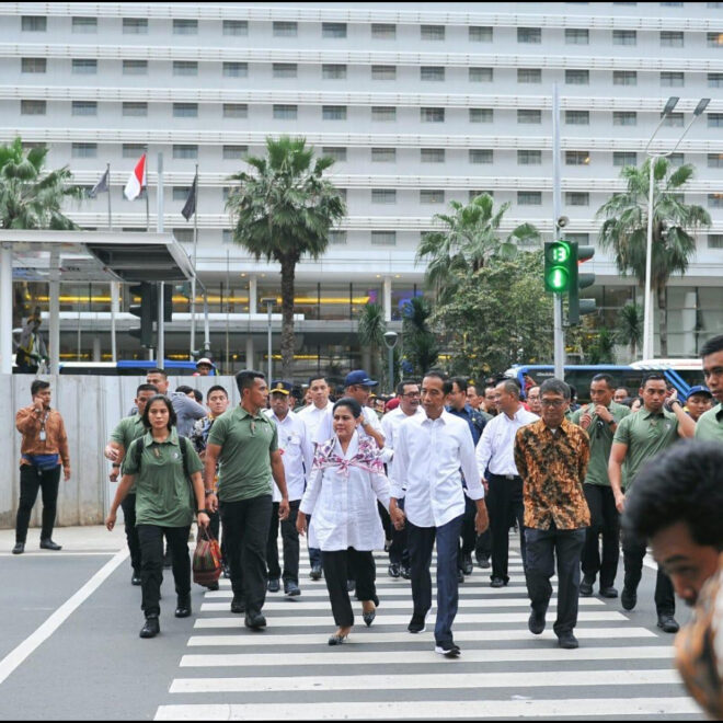 Jokowi Ingin Bus Transjakarta Dirakit Sendiri
