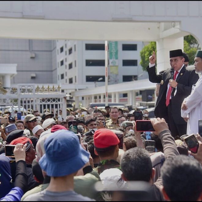 Jokowi Minta Pemerintah Pusat Turunkan Pajak Angkutan Massal