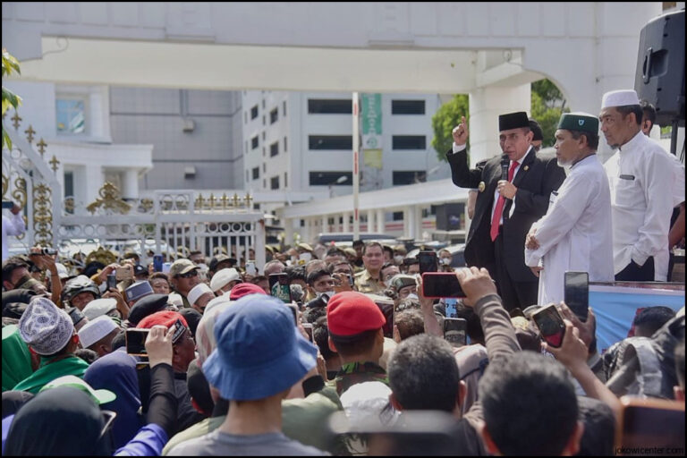 Jokowi Minta Pemerintah Pusat Turunkan Pajak Angkutan Massal